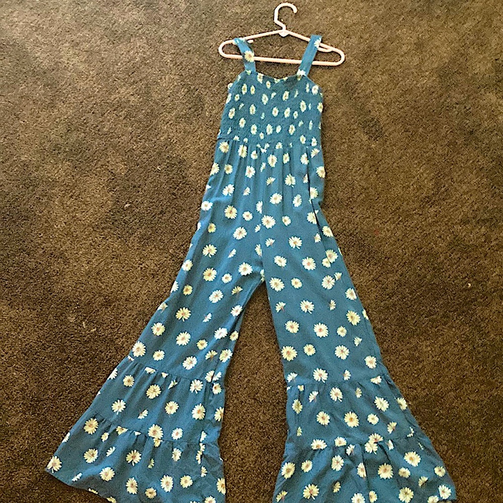 dandelion jumpsuit from target in a size M 7/8